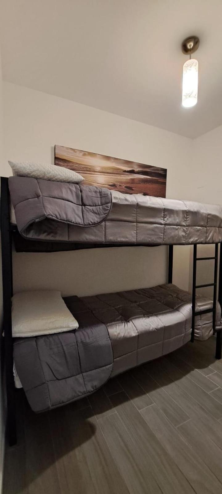 Marilyn Arpa Apartment Sirmione Kültér fotó